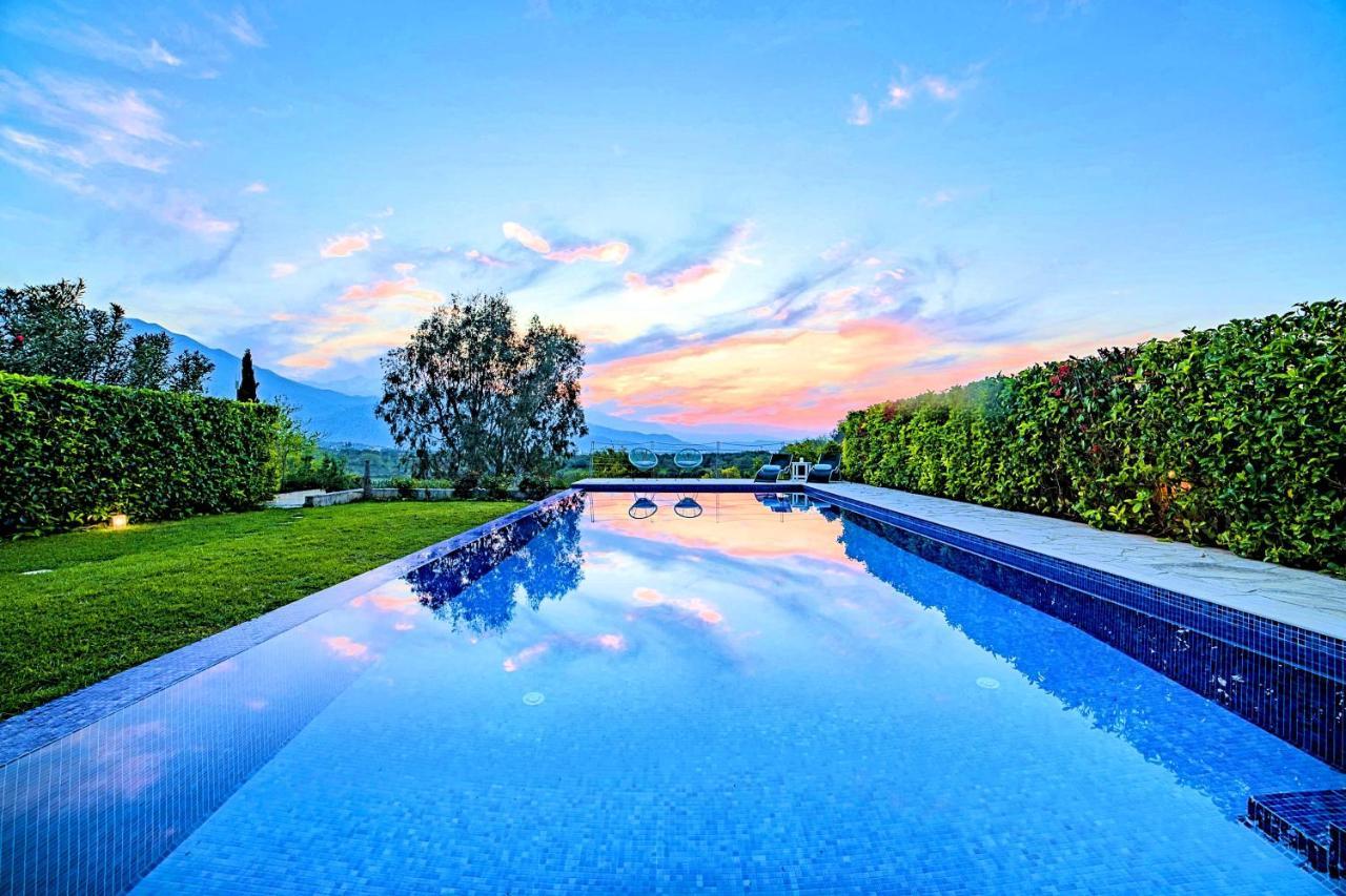 Cretan Mansion With Heated Swimming Pool Villa Jeorjúpoli Kültér fotó